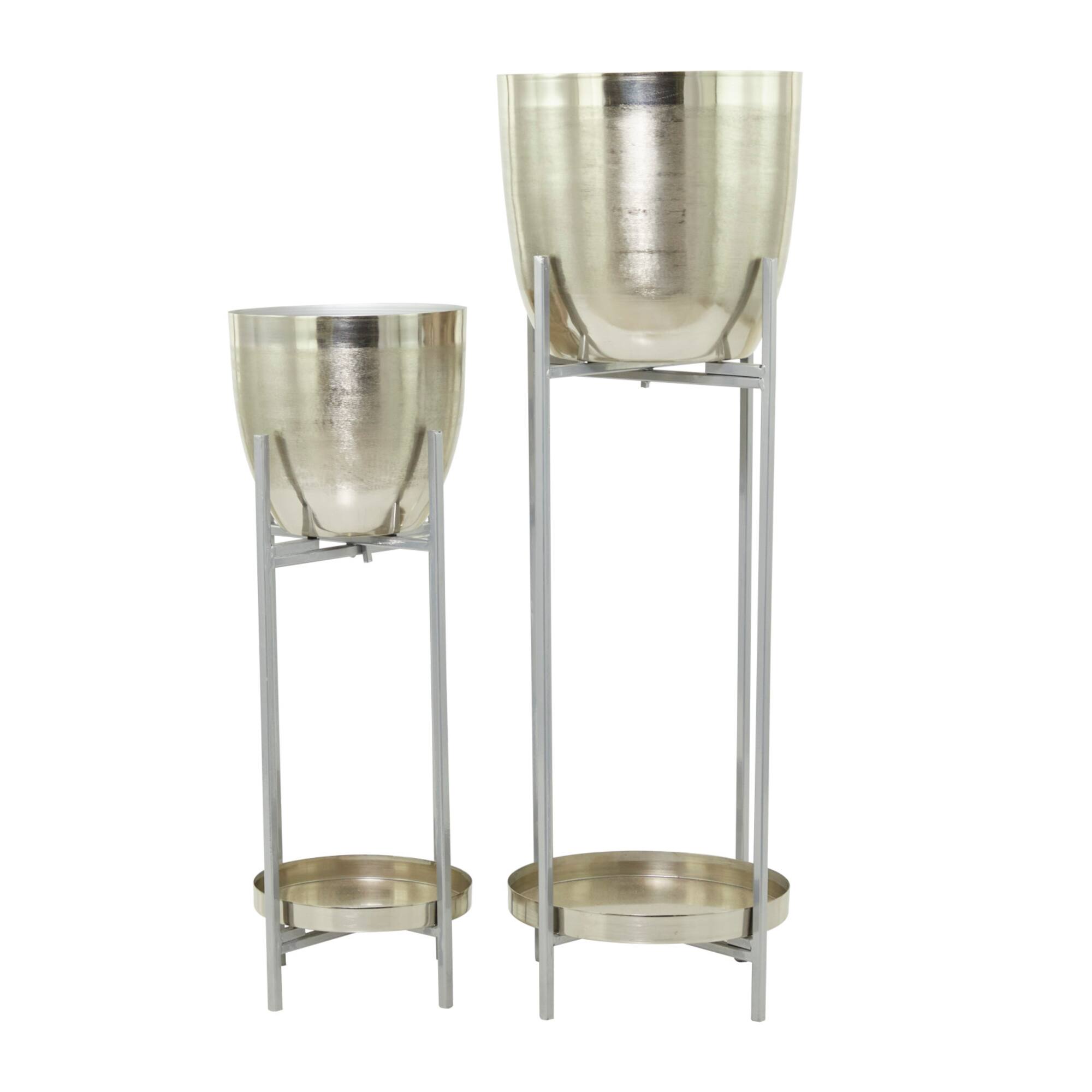 CosmoLiving by Cosmopolitan Silver Metal Planter with Removable Stand Set